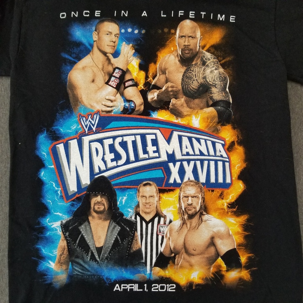 WWE WRESTLEMANIA 2012 TSHIRT .